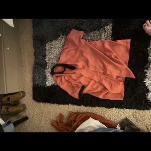 Light weight, high collar with tie